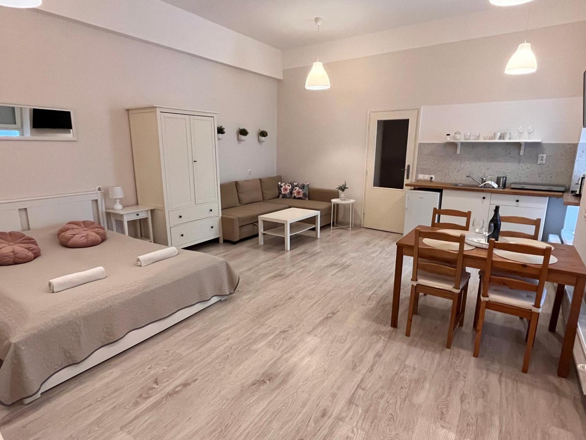 אגר Pacsirta Apartmanhaz מראה חיצוני תמונה