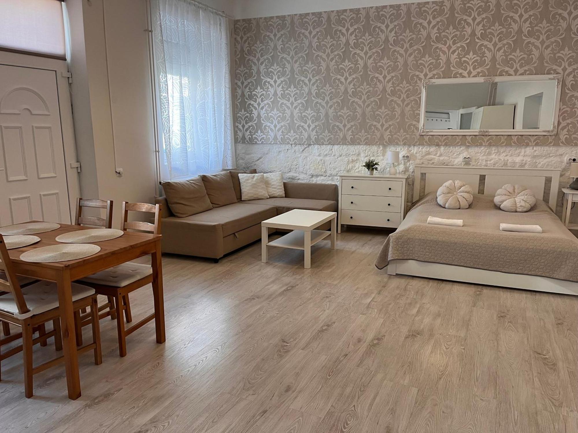 אגר Pacsirta Apartmanhaz מראה חיצוני תמונה