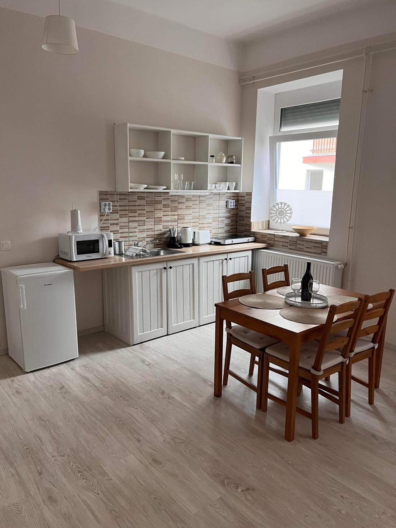אגר Pacsirta Apartmanhaz מראה חיצוני תמונה