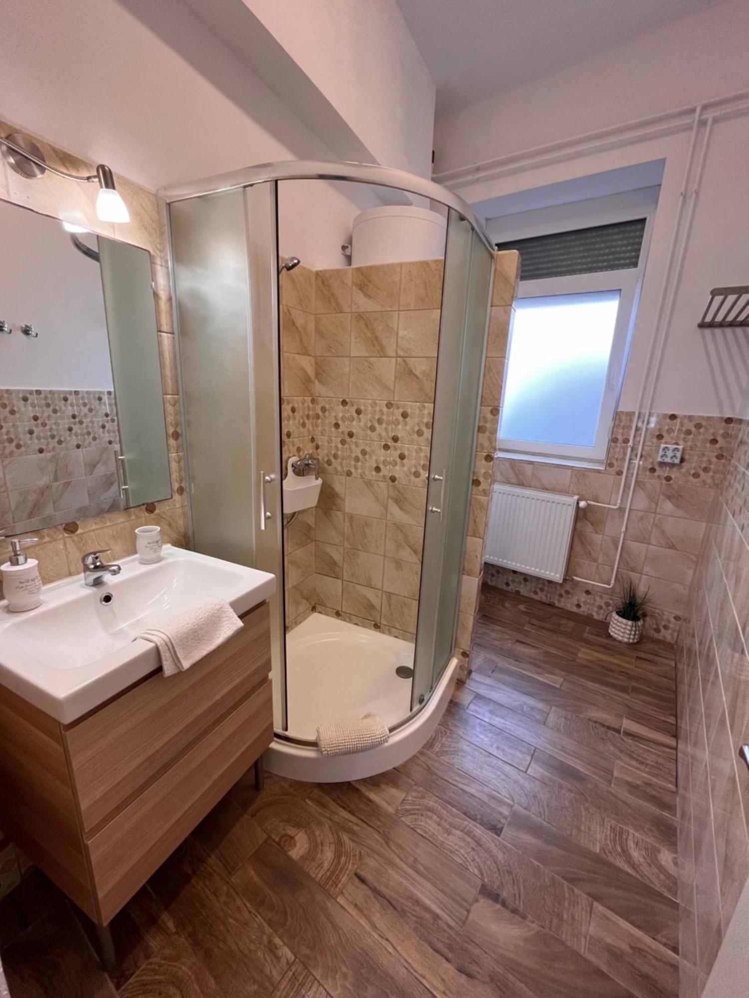 אגר Pacsirta Apartmanhaz מראה חיצוני תמונה